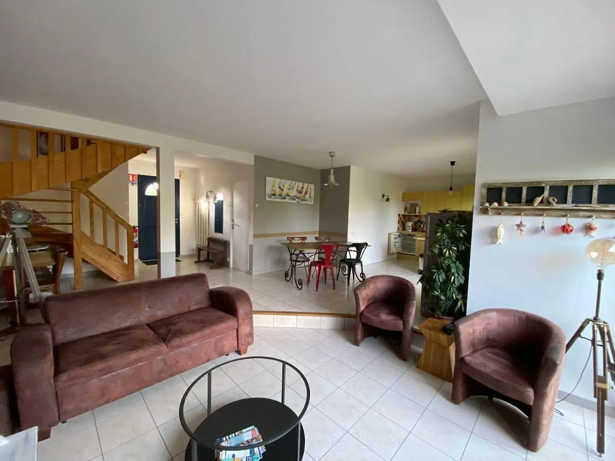 Maison De Vacances L'Emeraude Saint-Coulomb Holiday home