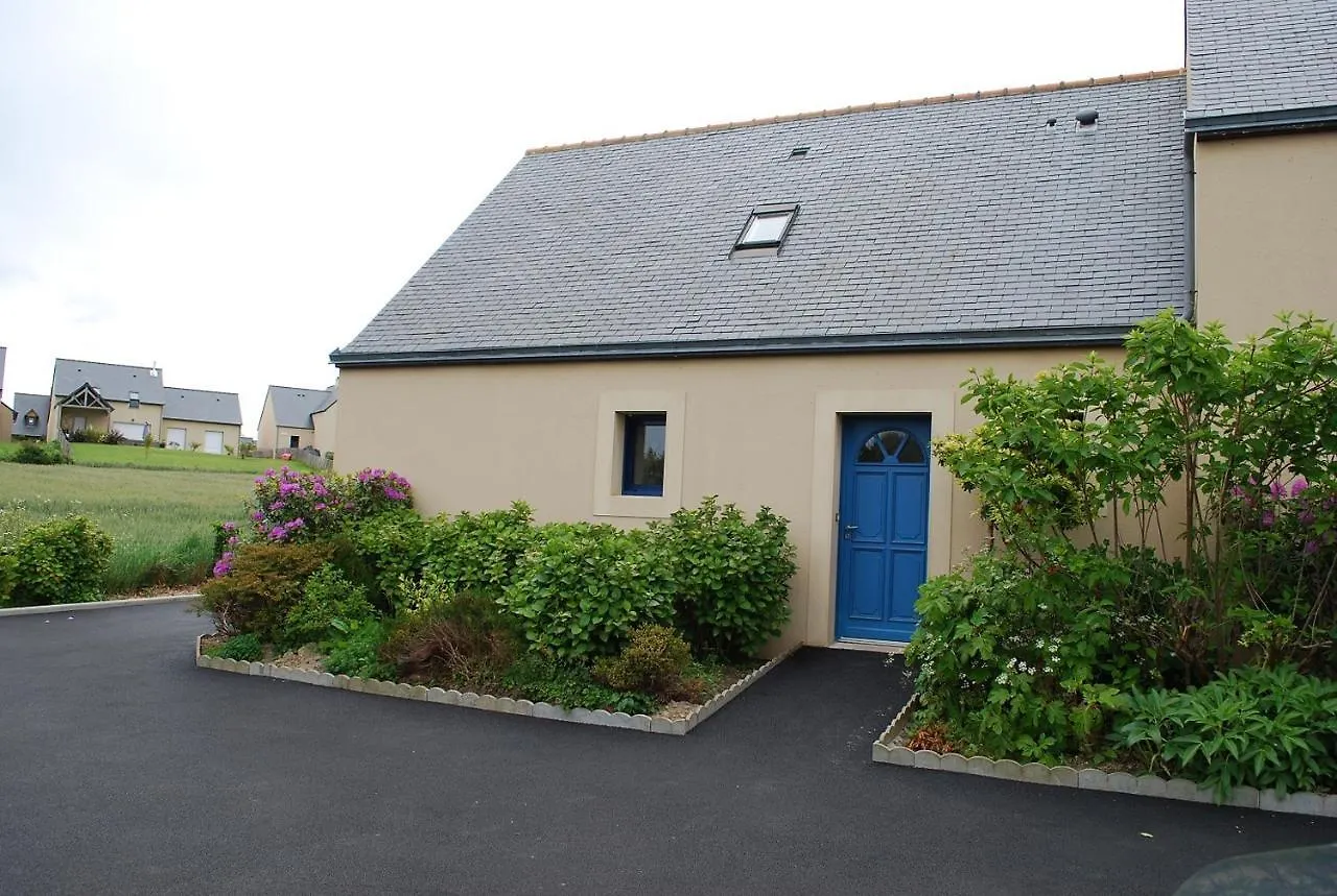 Holiday home Maison De Vacances L'Emeraude Saint-Coulomb France